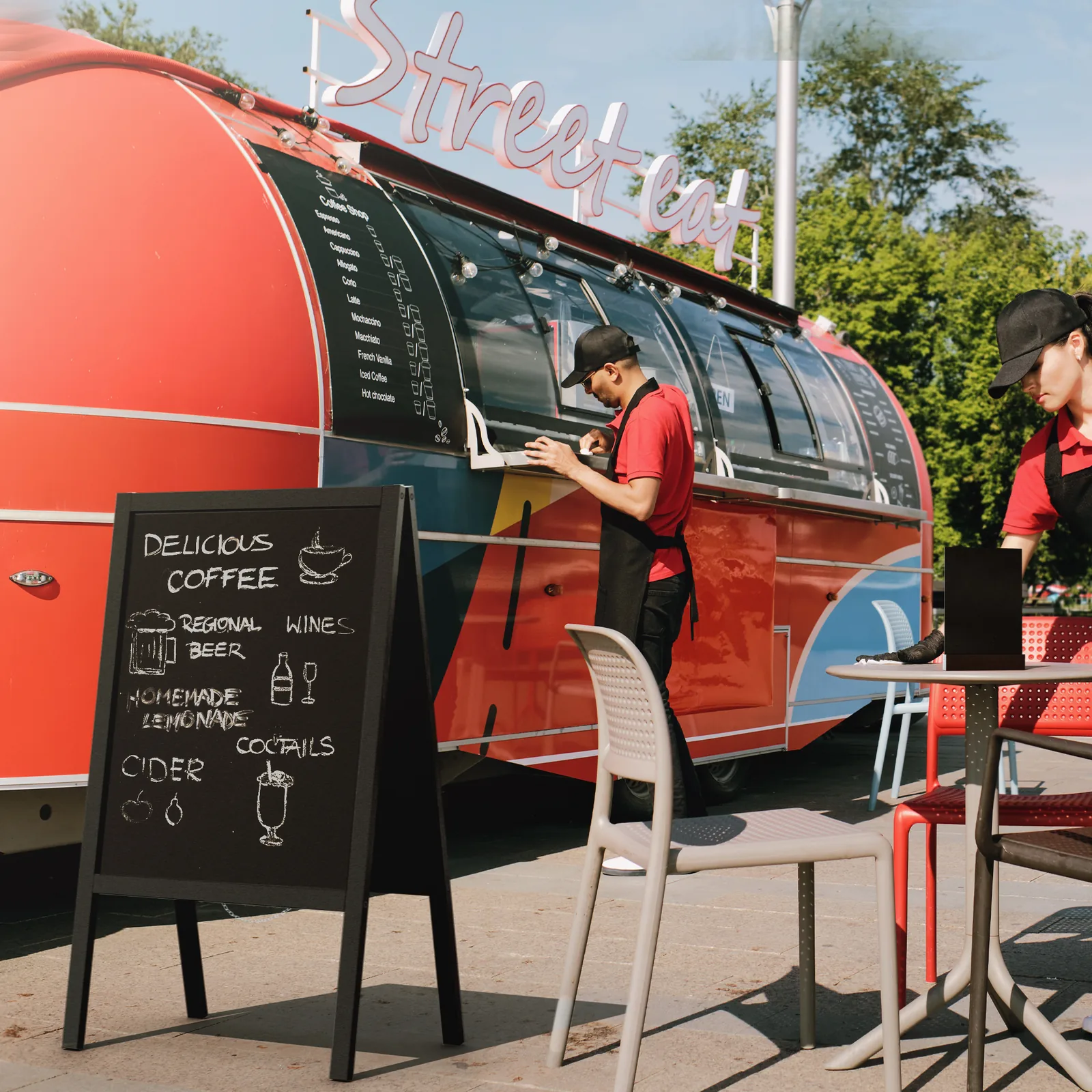 Potykacz z menu przy foodtrucku